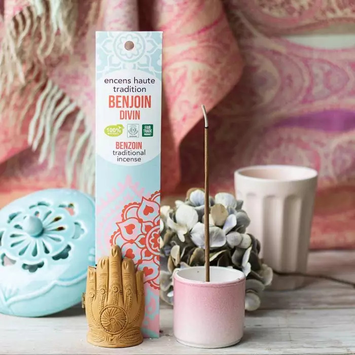 AROMANDISE - INDIA VILÁGA - BENZOÉ - Lélekbalzsam - füstölőpálcika 20 db/csomag - Florasense 100% természetes, ICEA minősített füstölőpálcika - ámbrás, vaníliás, balzsamos illata simogatja a lelket